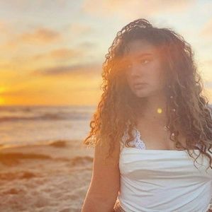 Meet your Posher, Aly